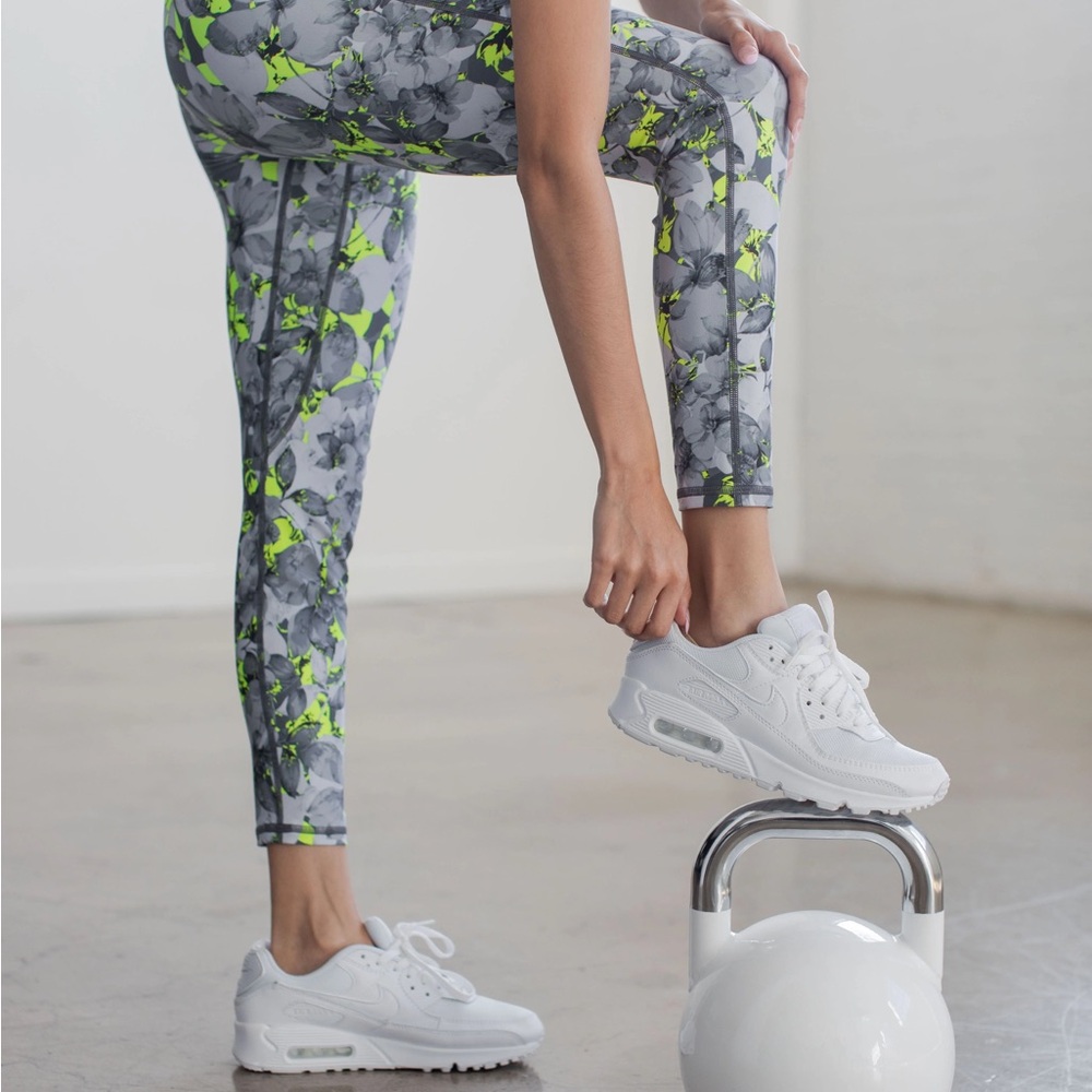 Vibrant Floral Leggings in Gray and Green‎